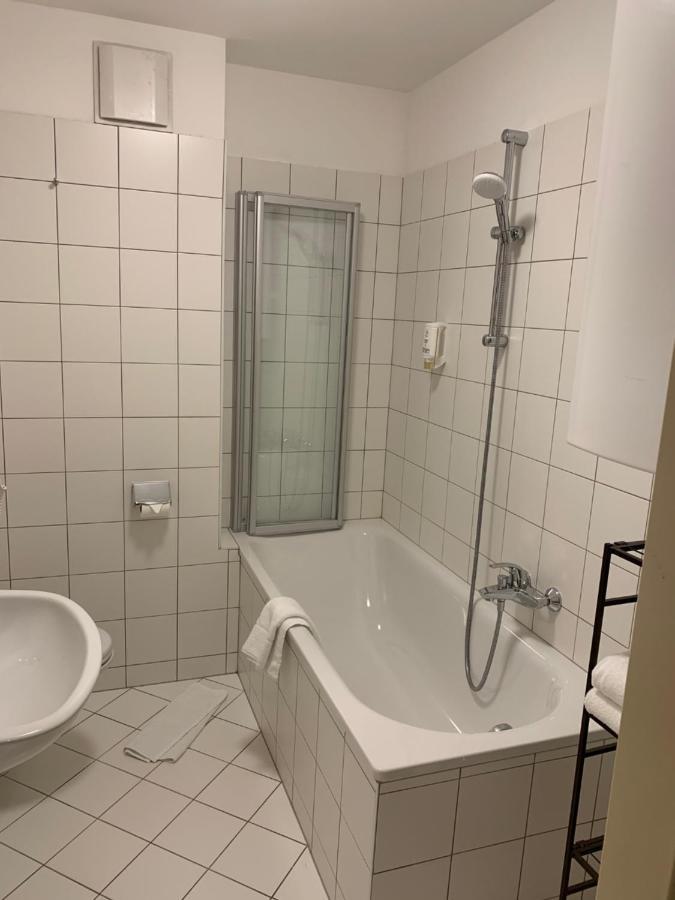 אינסברוק Basic Apartments Downtown מראה חיצוני תמונה